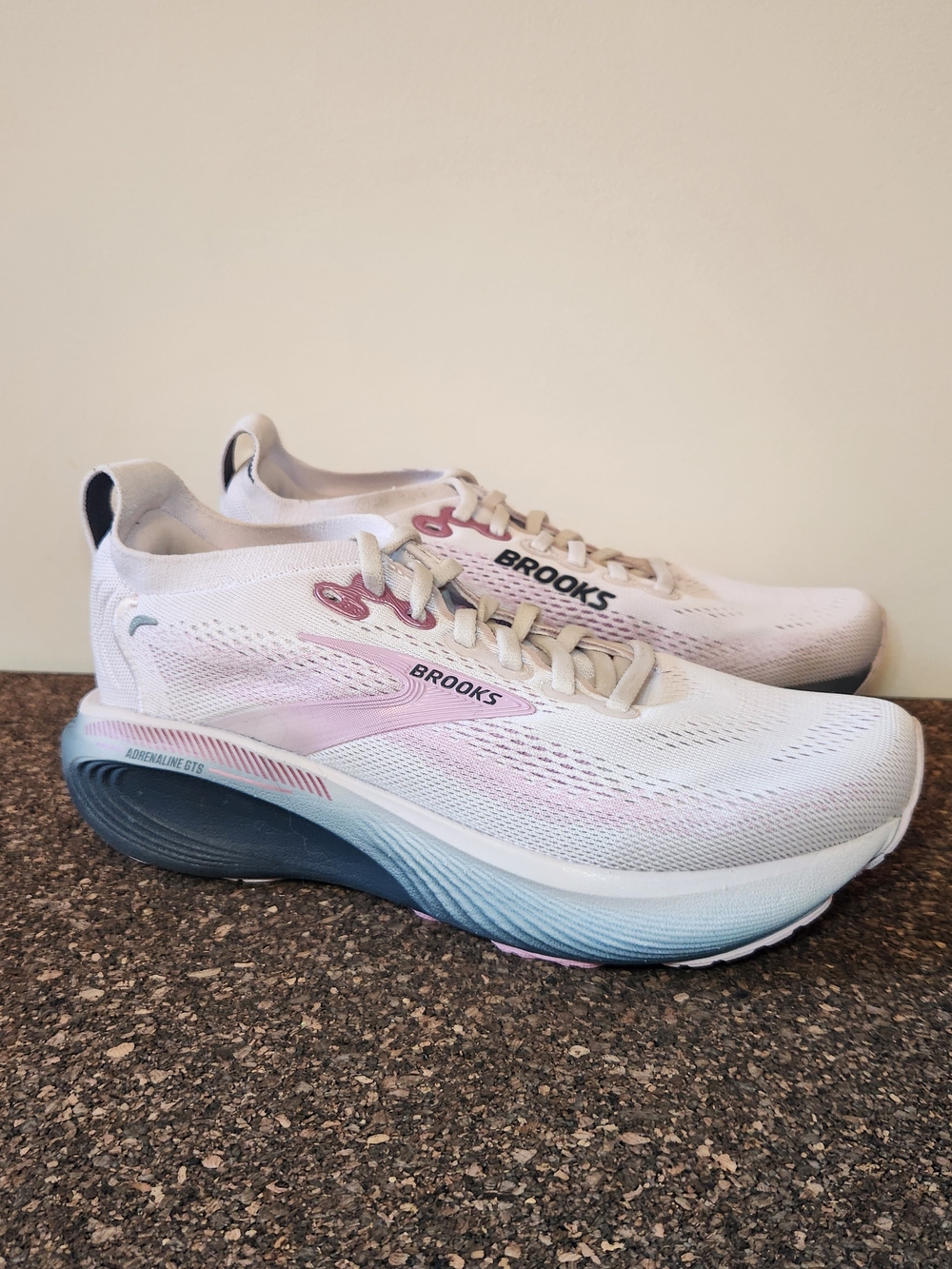 Brooks Adrenaline GTS 25 Running Shoes Womens Size 6.5